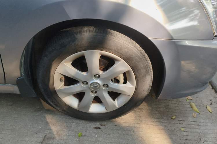 Used Nissan Sylphy 2009 2.0XL CVT Luxury Edition Right Front Wheel Hub