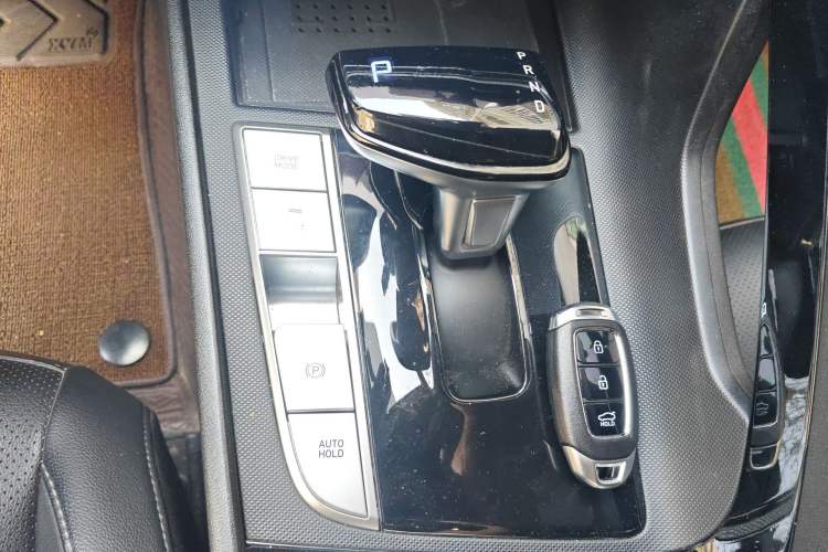 Used Hyundai Elantra 2021 1.5L CVT LUX Prestige Edition
