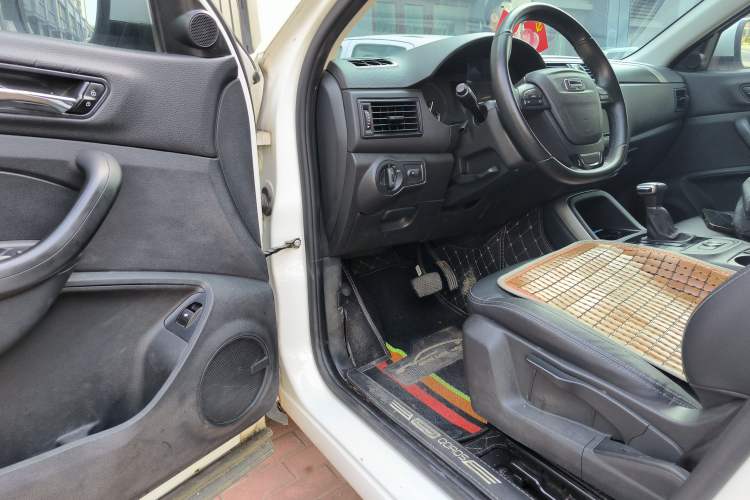 Used Qoros 5 2018 Revised Version 1.6T Automatic Leading Edition
