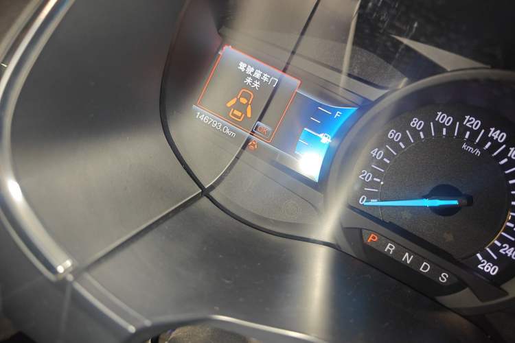 Used Ford Edge 2018 EcoBoost 245 Two-Wheel-Drive Titanium 7-Seater China V Standard Odometer Close Up