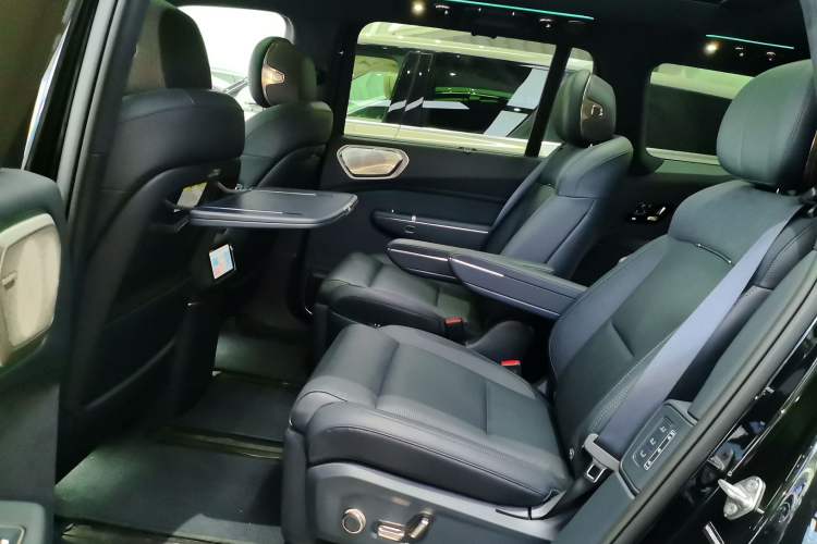 Used Lynk & Co 900 2025 2.0T Ultra
