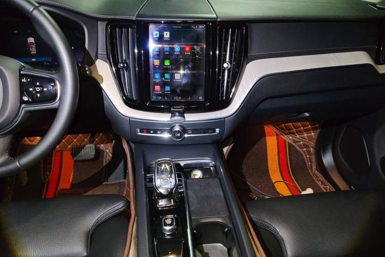 Used Volvo XC60 2022 B5 4x4 Zhiya Luxury Edition
