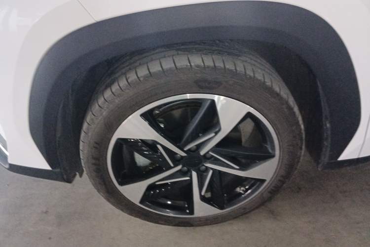 Used Geely Galaxy L7 2025 3DHT 115km Starship Edition Left Front Wheel Hub