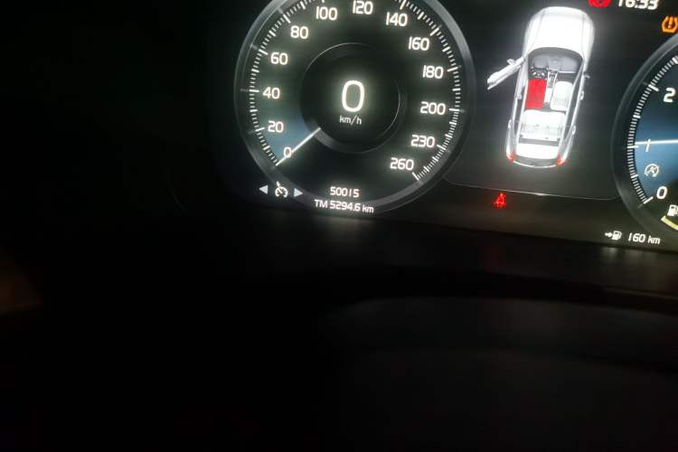 Used Volvo XC40 2020 T3 Zhiyuan Luxury Edition Odometer Close Up