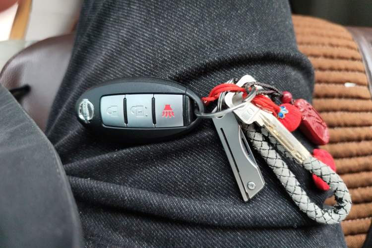 Used Nissan Tiida 2013 1.6L CVT Cool Cafe Edition Vehicle Key