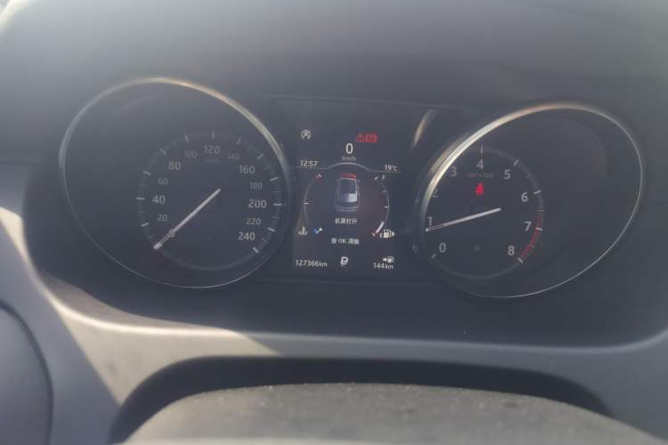 Used Land Rover Discovery Sport 2018 240 PS PURE Edition Instrument Cluster