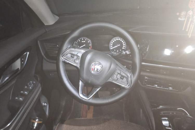 Used Buick Envision 2023 Encore Plus 652T Five-Seat Luxury Model Steering Wheel