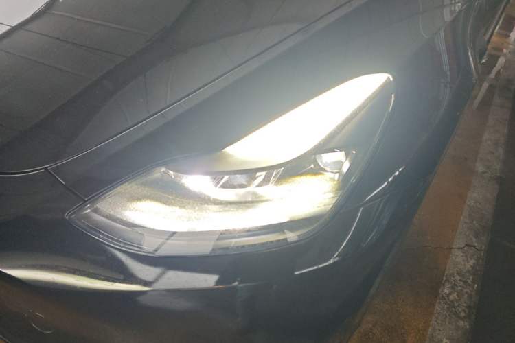 Used Tesla Model Y 2021 Standard Range Rear-Wheel Drive Version Left Front Headlight