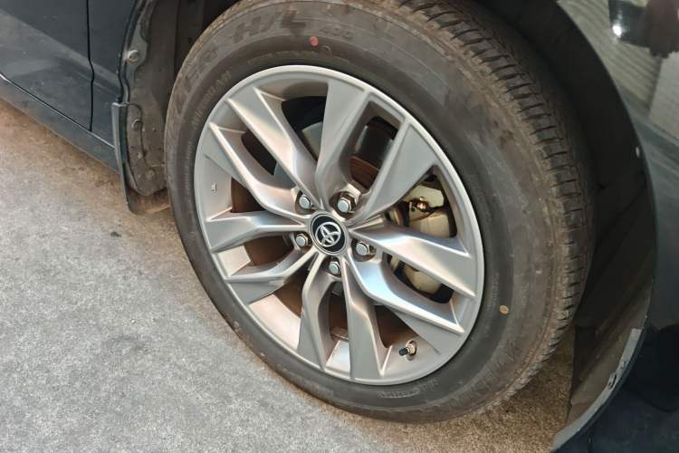 Used Toyota Avalon 2019 2.5L Ambition Version China VI Standard
