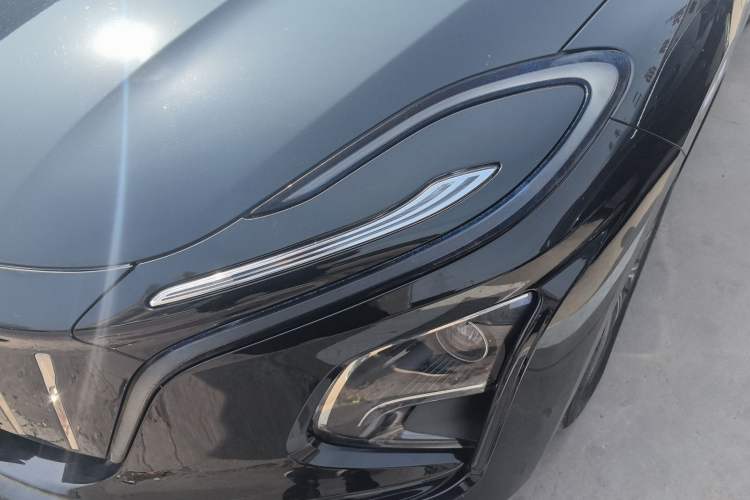 Used Hongqi E-QM5 2022 431 km Charge & Enjoy Edition
