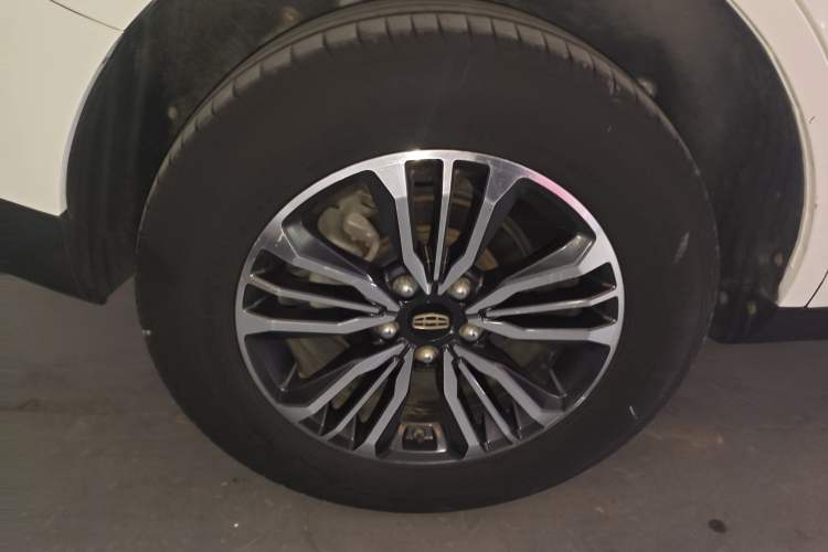 Used Geely Auto Vision X6 2016 1.3T CVT Flagship Model
