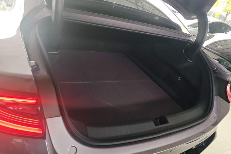 Used Xiaomi Auto SU7 2024 Rear-Drive Long-Range Intelligent Driving Version
