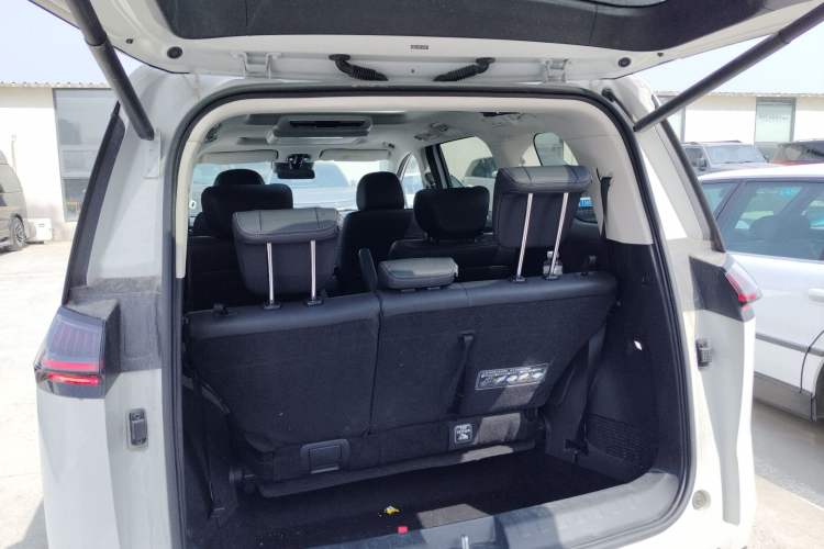 Used GAC Trumpchi E8 New Energy 2024 150km MAX Trunk