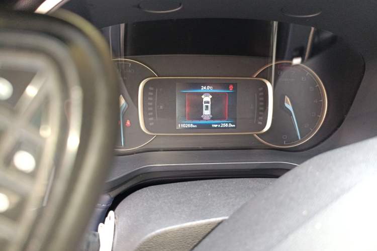 Used CHANGAN OSHAN COS1 2020 1.5T Manual Fashionable Smart Connectivity 7-Seater