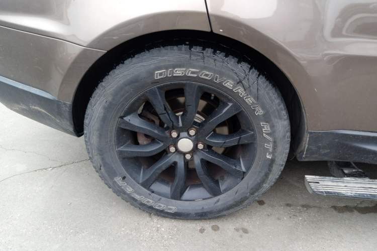 Used Land Rover Range Sport 2014 3.0 SC V6 HSE Right Rear Wheel Hub