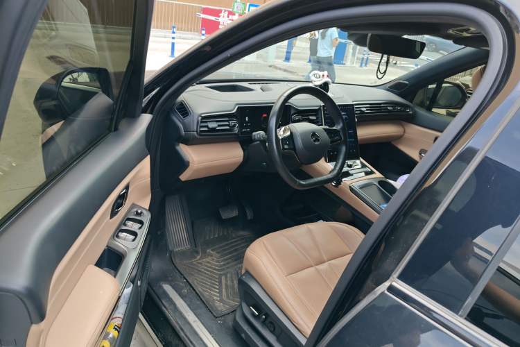 Used Nio ES8 2022 75 kWh Six-Seater Version Left Front Seat
