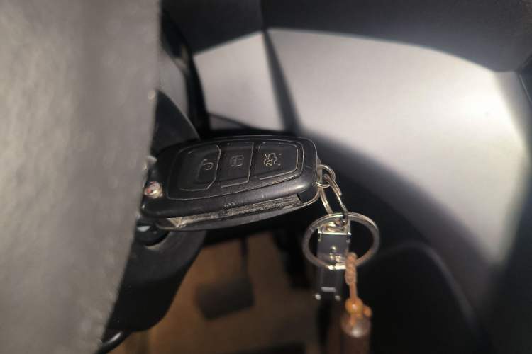 Used Ford Kuga 2013 1.6L GTDi Two-Wheel-Drive Trend Model