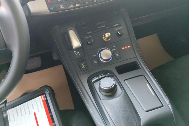 Used Lexus CT 2014 CT200h Comfort Edition Monochrome