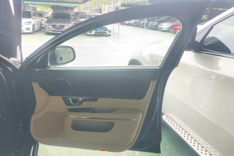 Used Jaguar XJ 2014 XJL 2.0T Two-Wheel-Drive Elegant Business Edition