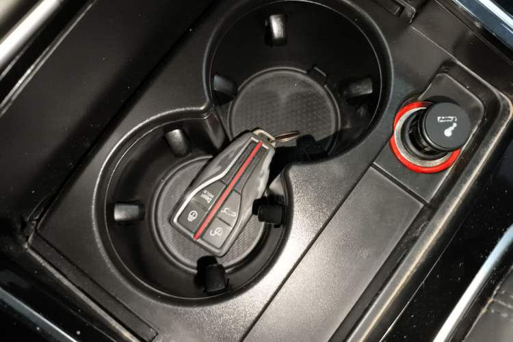 Used Hongqi HS5 2022 Revised Version 2.0T Smart Connect Flagship Edition
