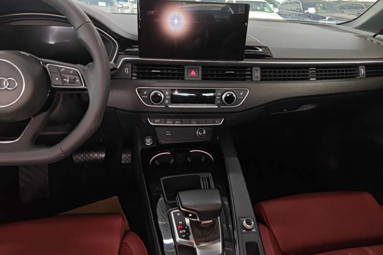 Used Audi A4L 2023 40 TFSI Luxury Dynamic Model Audio And AC Panel