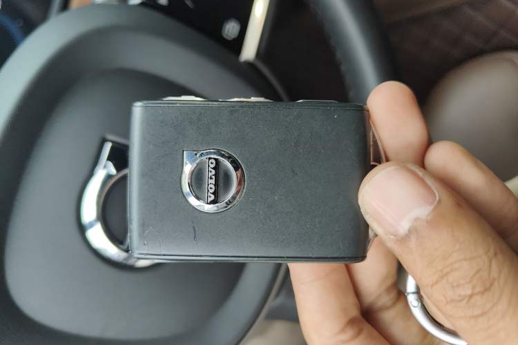 Used Volvo S90 New Energy 2023 T8 Plug-in Hybrid All-Wheel Drive Long-Range Zhiyi Luxury Edition Vehicle Key