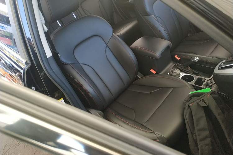 Used Haval H6 2015 Sport Edition 1.5T Automatic Two-Wheel Drive Luxury Model
