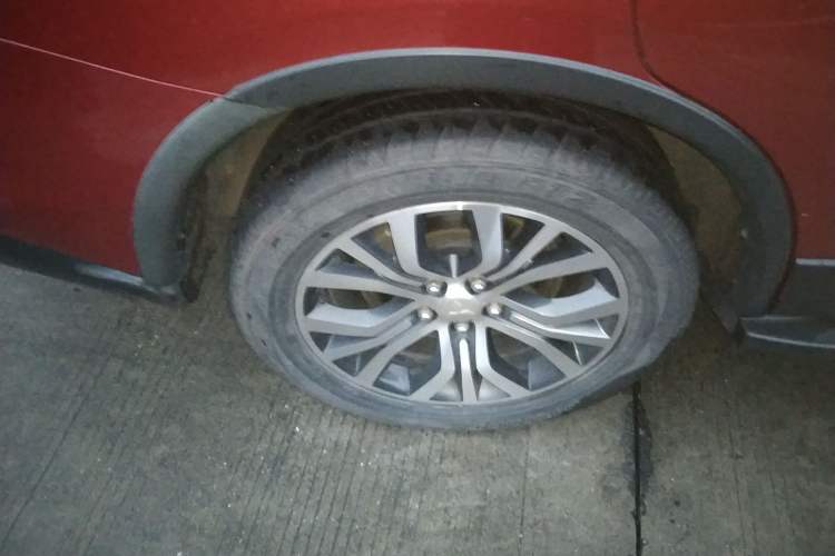 Used Mitsubishi Outlander 2016 2.4L 4x4 Luxury Edition 7-Seater Exterior 5