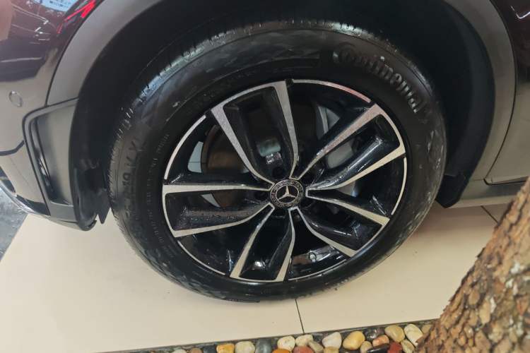 Used Mercedes-Benz GLC 2020 Facelift GLC 260 L 4MATIC Luxury Edition Left Front Wheel Hub