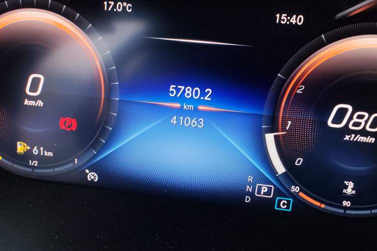 Used Mercedes-Benz GLC 2020 Facelift GLC 260 L 4MATIC Luxury Edition Odometer Close Up