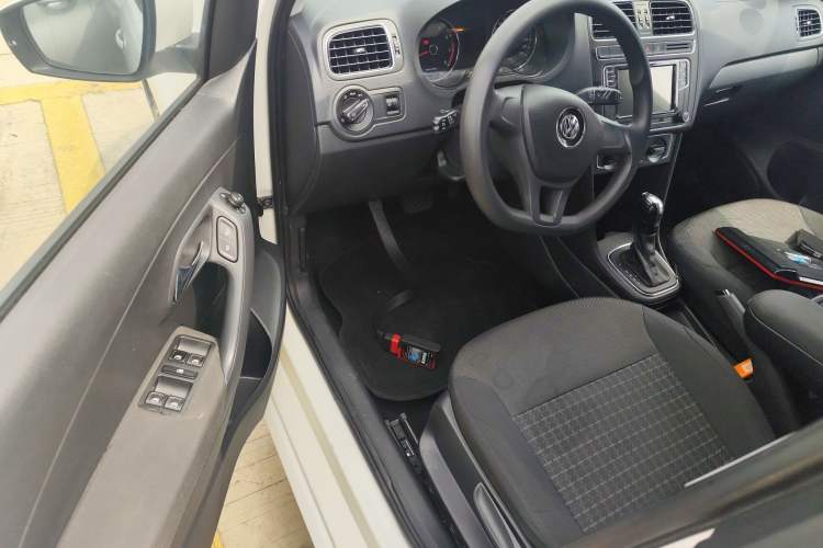 Used Volkswagen Polo 2014 1.4L Automatic Comfort Edition Driver Seat