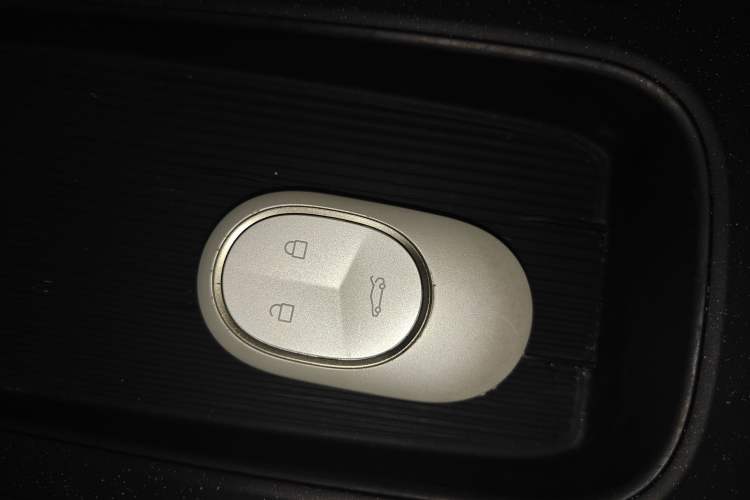 Used Nio ET5 2022 75 kWh Vehicle Key