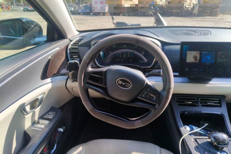 Used BYD e9 2021 Business Edition