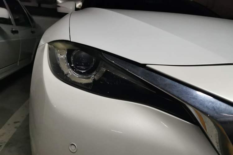 Ojetý Mazda CX-4 2016 2.0L Automatic 2WD Blue Sky Dynamic Edition