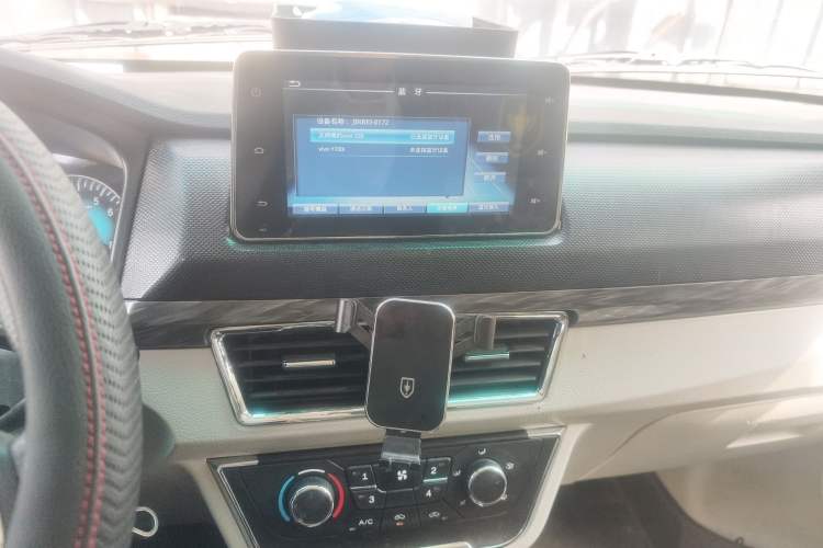 Used Jinbei New Hiace S 2023 1.5L Wealth Edition Passenger Van 5/6/7-Seater Non-Air-Conditioned Version SWC15M Audio And AC Panel