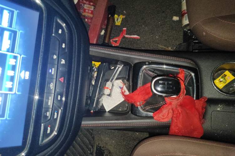 Used CHANGAN OSHAN A800 2017 1.6L Manual Comfort Model Gear Lever