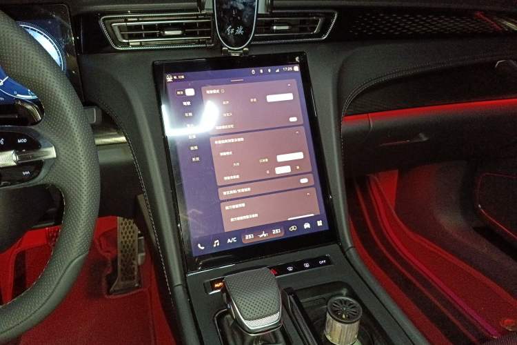 Used Hongqi H6 2024 2.0T ZhiShang Version
