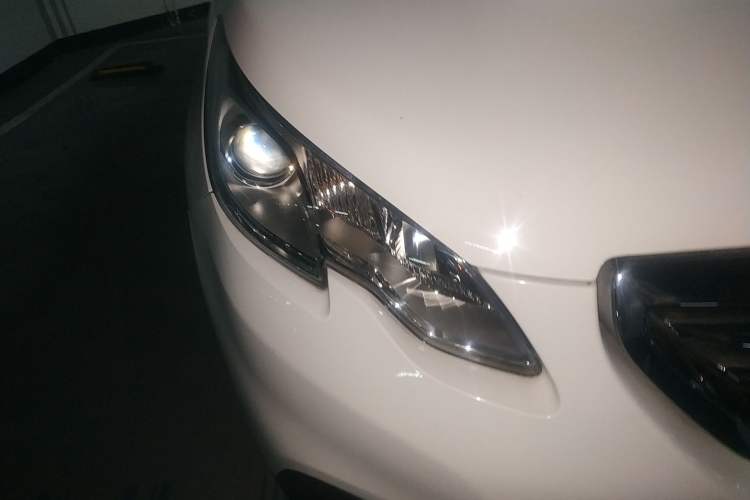 Used Peugeot 2008 2014 1.6L Automatic Fashion Edition Right Front Headlight