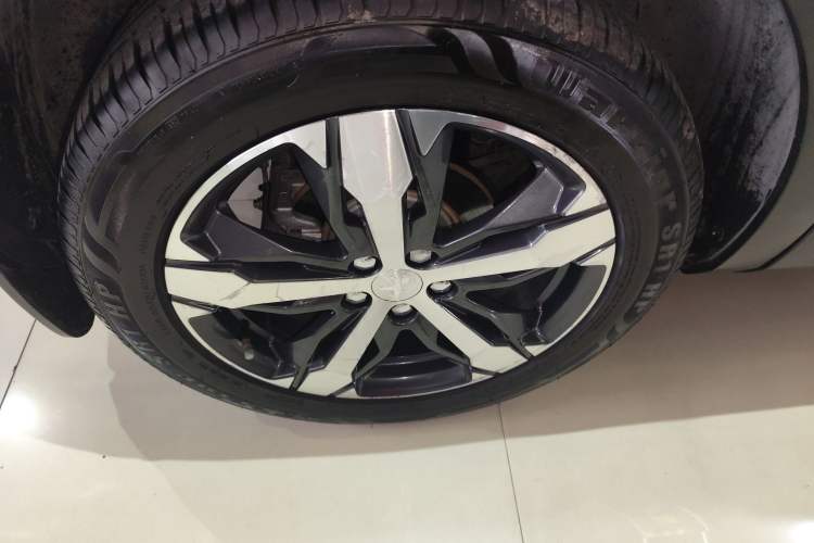 Used Peugeot 4008 2017 350THP Elite Edition Right Rear Wheel Hub