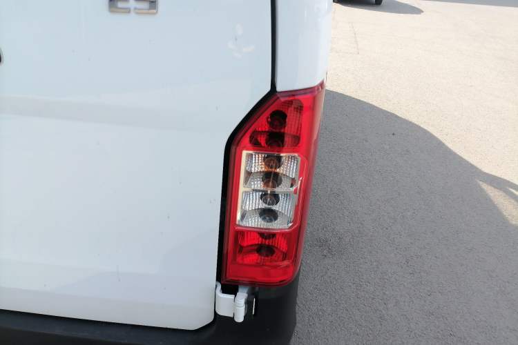 Used Karry Jiangtun E5 2024 268 km Range Open-Window 6-Seater Version
