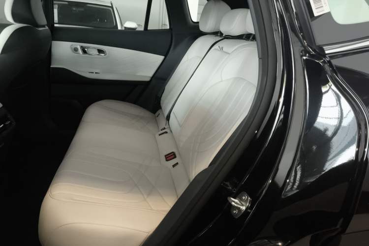 Used Geely Galaxy Galaxy Xingjian 7 EM-i 2025 120km Exploration+ Version