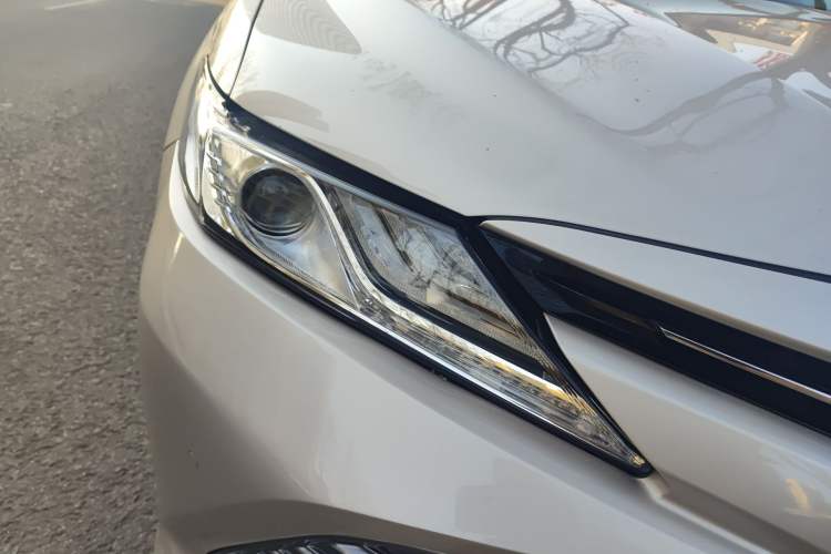 Used Toyota Camry 2018 2.5G Luxury Edition Right Front Headlight