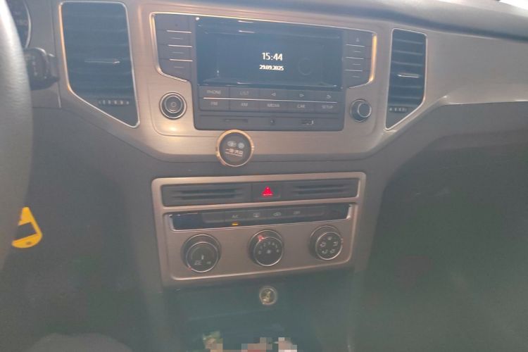 Used Volkswagen Golf Sportsvan 2016 1.6L Automatic Comfort Model Audio And AC Panel