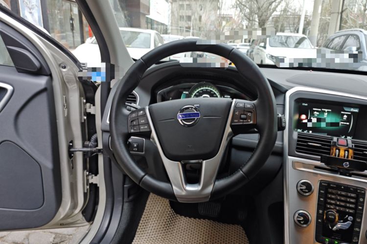 Used Volvo XC60 2017 T5 AWD Smart Range Edition Steering Wheel