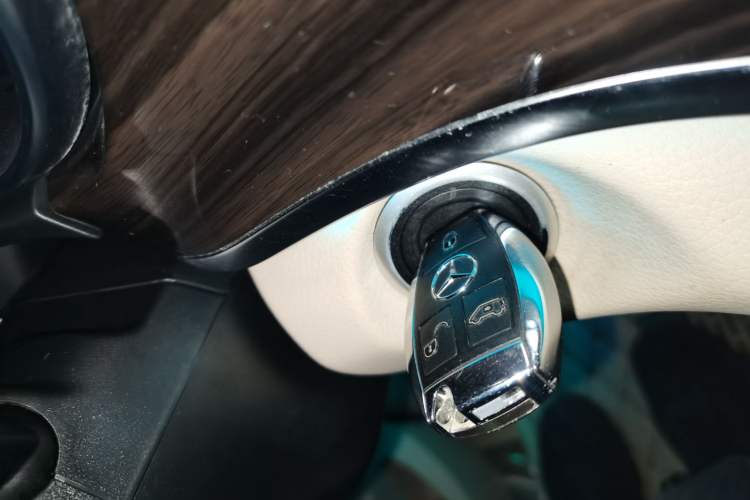 Used Mercedes-Benz V-Class 2016 V 260 Avantgarde Edition
