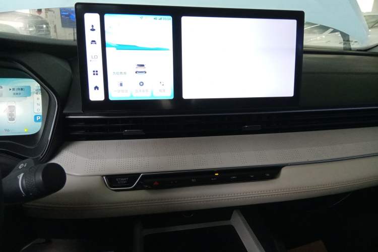 Used Geely Auto Emgrand L HiP 2022 1.5TD-DHT Pro 100KM Super Rui Audio And AC Panel