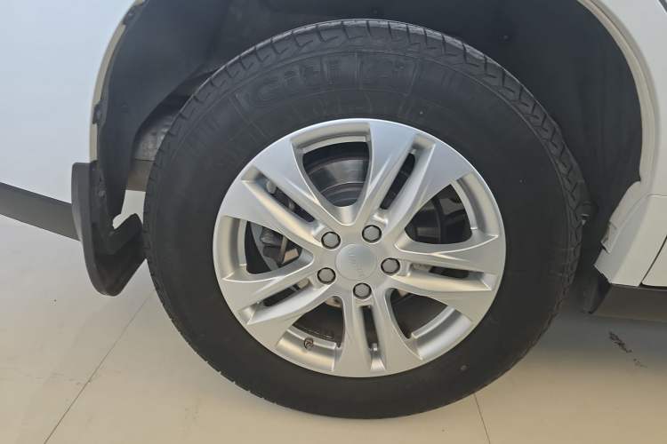 Used Haval M6 2019 1.5T DCT Two-Wheel Drive Value Edition China VI Standard Right Rear Wheel Hub