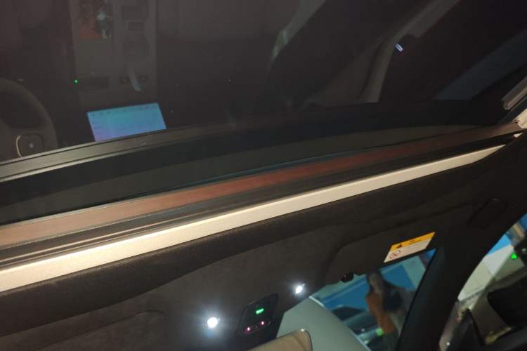 Used Nio ET5 2022 75 kWh Headliner