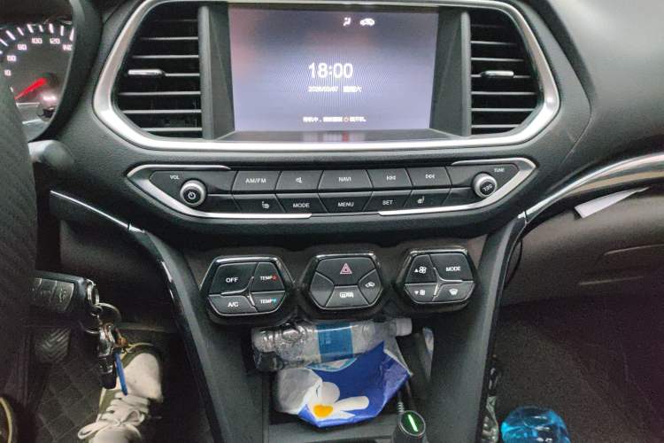 Used GAC Trumpchi GS4 2017 235T Manual Two-Wheel Drive Luxury Edition
