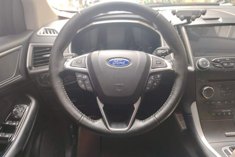 Used Ford Edge 2018 EcoBoost 245 Two-Wheel-Drive Platinum Edition 7-Seater China V Emission Standard